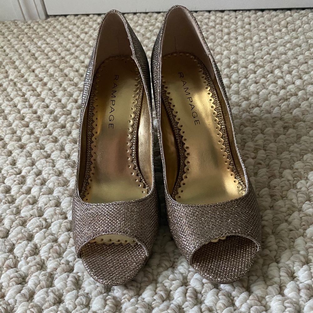 RAMPAGE gold open toe dress shoe WORN ONCE